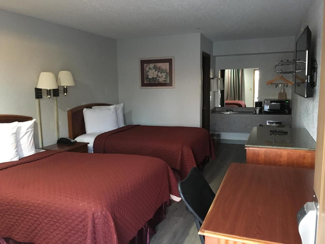 Colonial Hotel