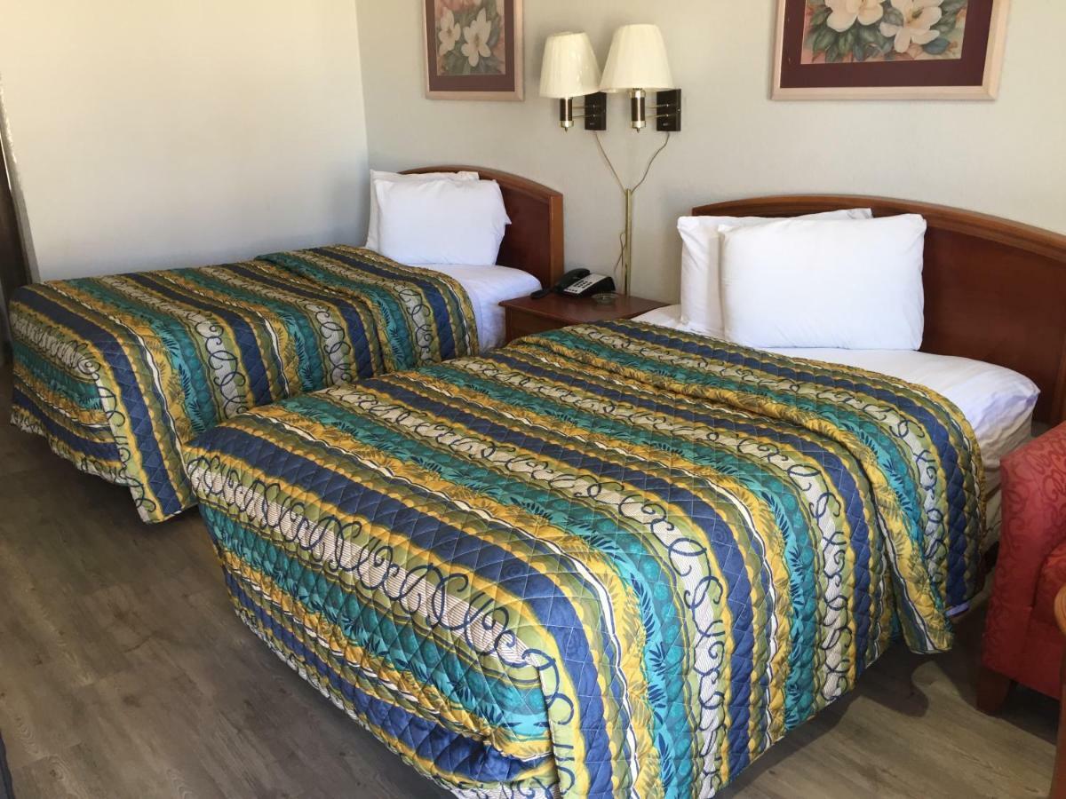Colonial Hotel