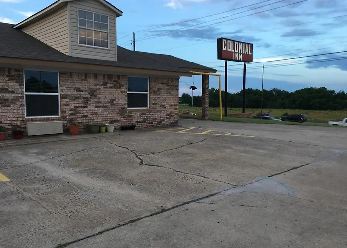 Colonial Inn