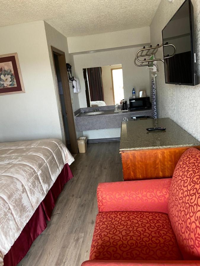 Colonial Hotel 3*