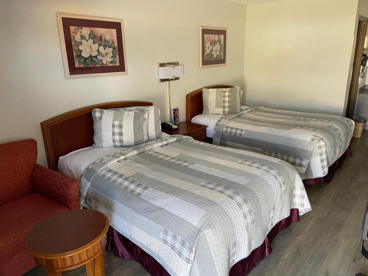 Colonial Hotel 3*
